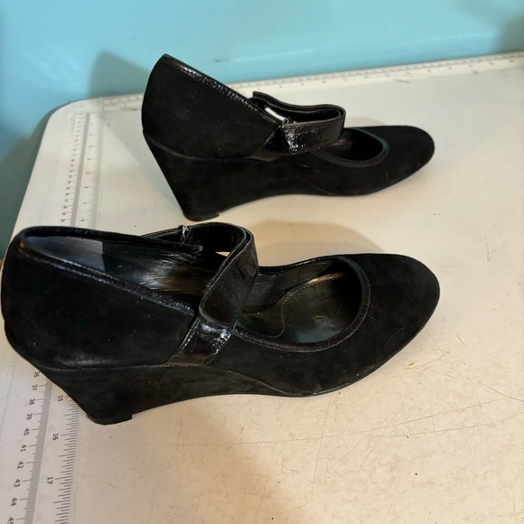 DKNYC Christina women’s black suede wedge heel ballet shoes in size 8 - Picture 2 of 13